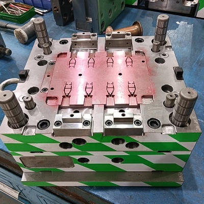 Пластичные части прессформы впрыски